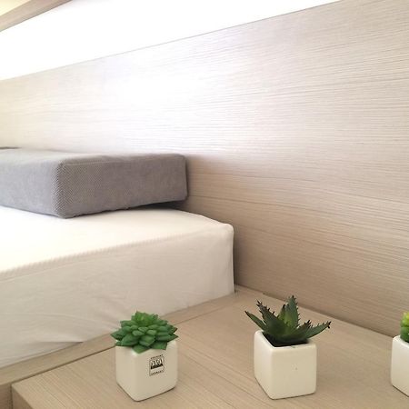 Apartmani Adriatic Ana Новаля Екстер'єр фото